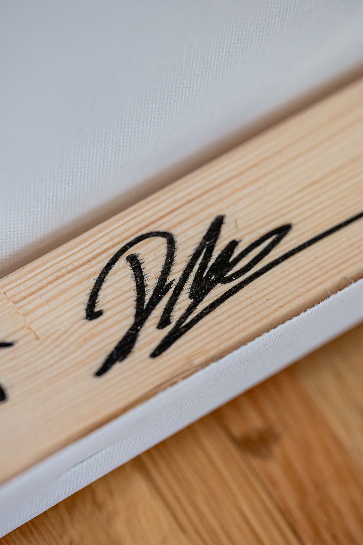 Die Kraft des Loslassens|100x100cm|Hand Embellished Canvas - Josef Maier Art